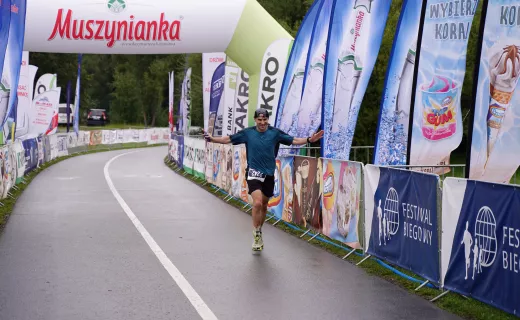 Jest zwycięzca Biegu 7 Dolin na 100 km! Dotarł do mety ze świetnym czasem [WIDEO] - 23